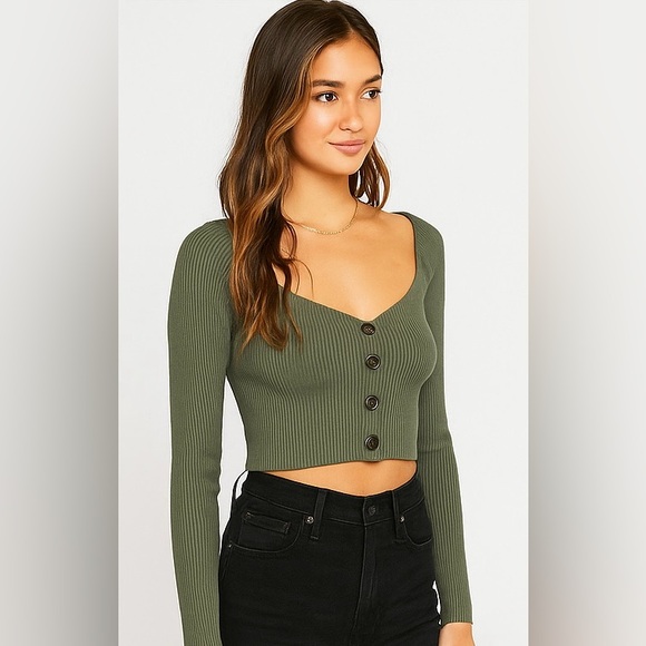 Olive Green Ribbed Button-Up Crop Top - Picture 3 of 6